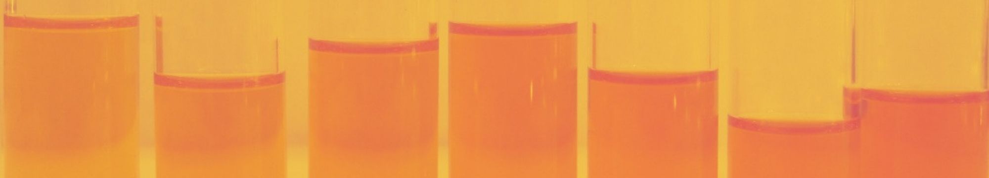 Tubos de ensaio con diferentes cantidades