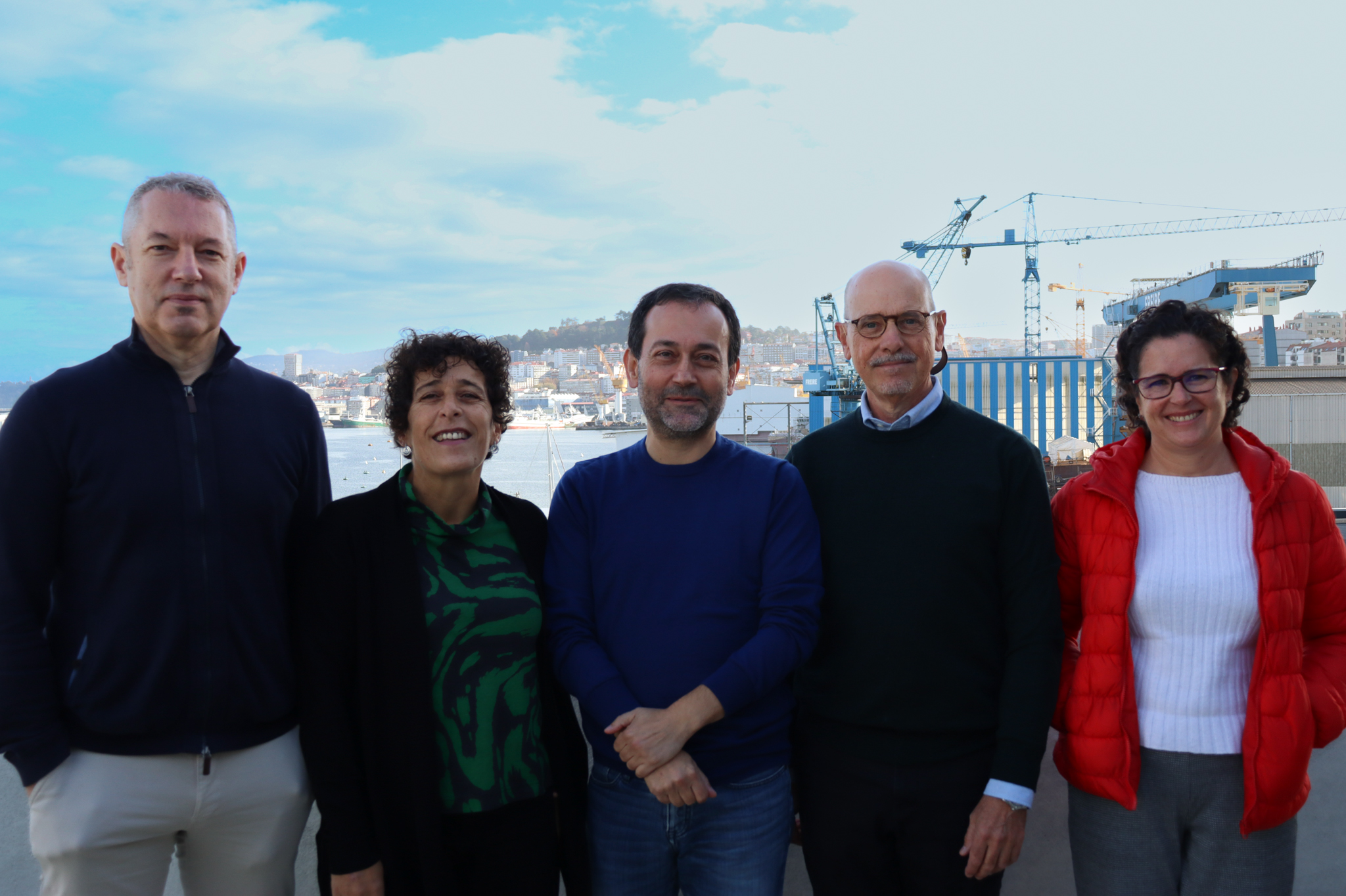 Novo equipo directivo. Foto na terraza do IIM en Bouzas co porto de fondo. Aparecen, de esquerda a dereita, Jose Babarro, Marta López, Fran Saborido, Xosé Pintado e Sonia Dios.