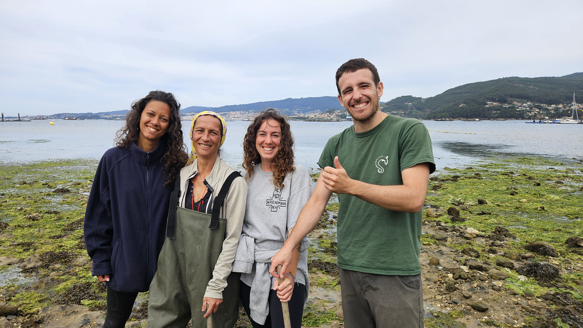 O grupo MarSocial do IIM-CSIC participa no proxecto ‘Mariscando conCiencias para o Futuro’, que une ciencia, marisqueo e arte para imaxinar o futuro da Enseada de San Simón.